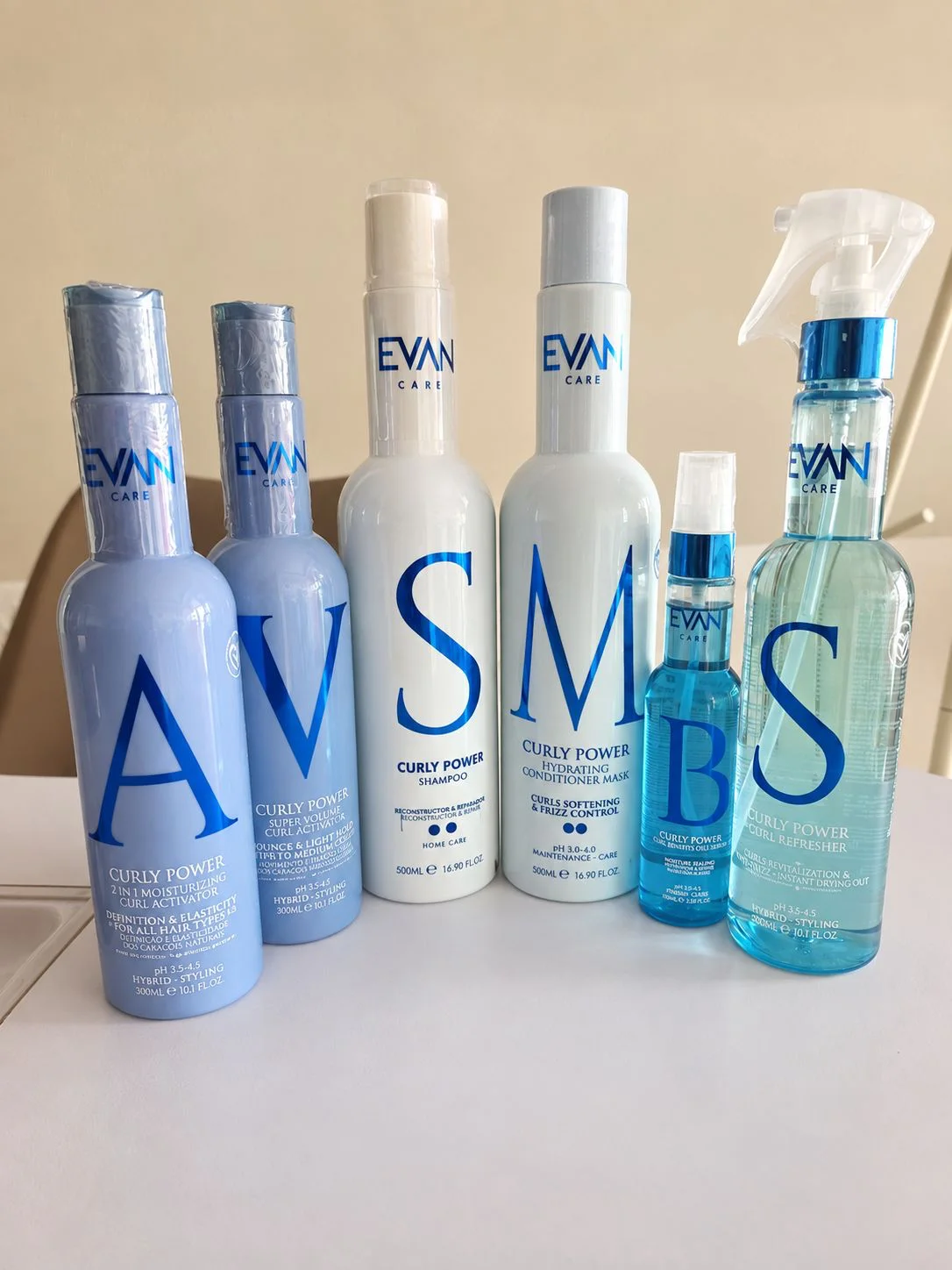 Produtos EVAN Care Curly Power disponíveis no salão